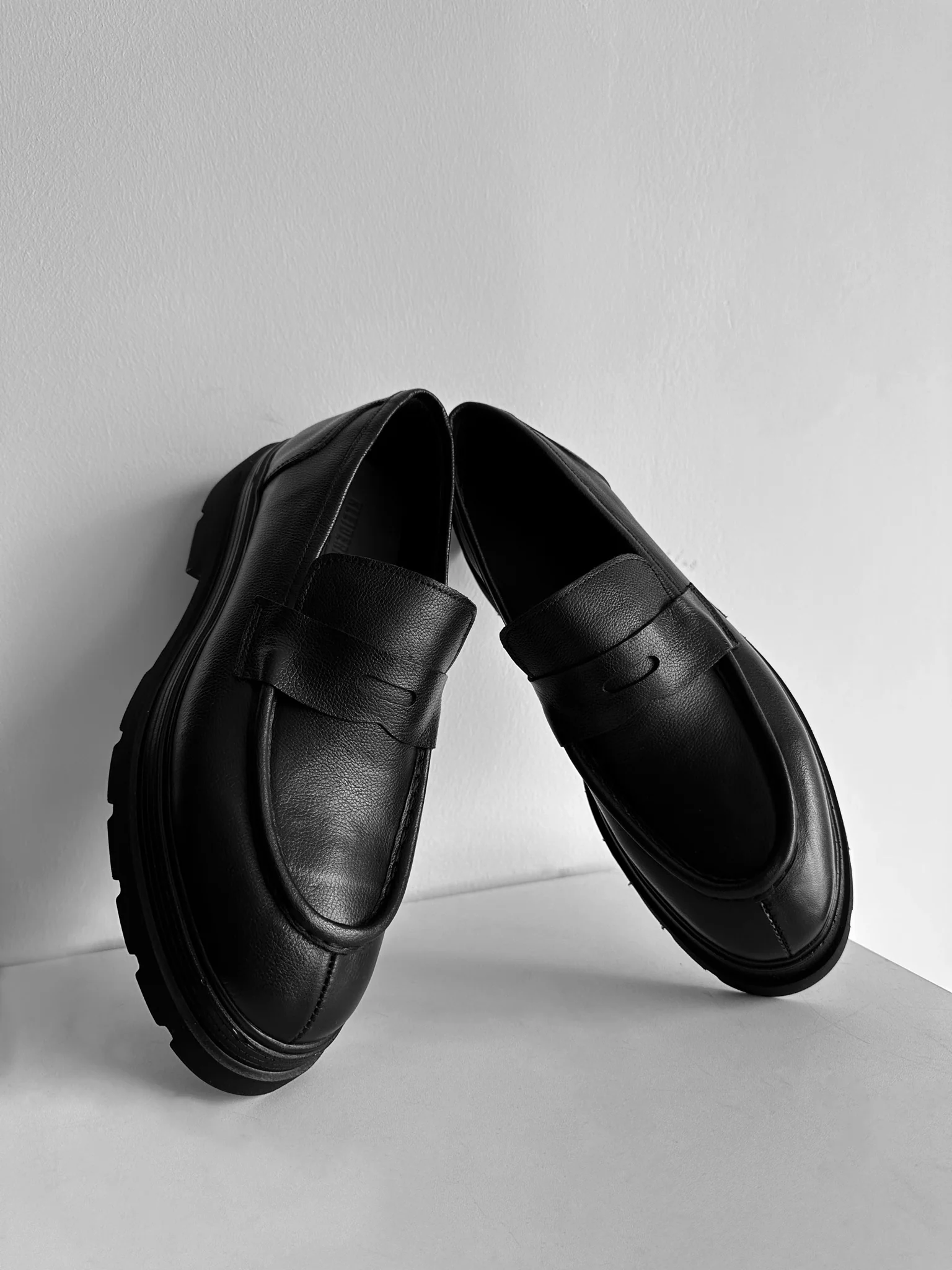 Classic Leather Shoes - Black - Image 3