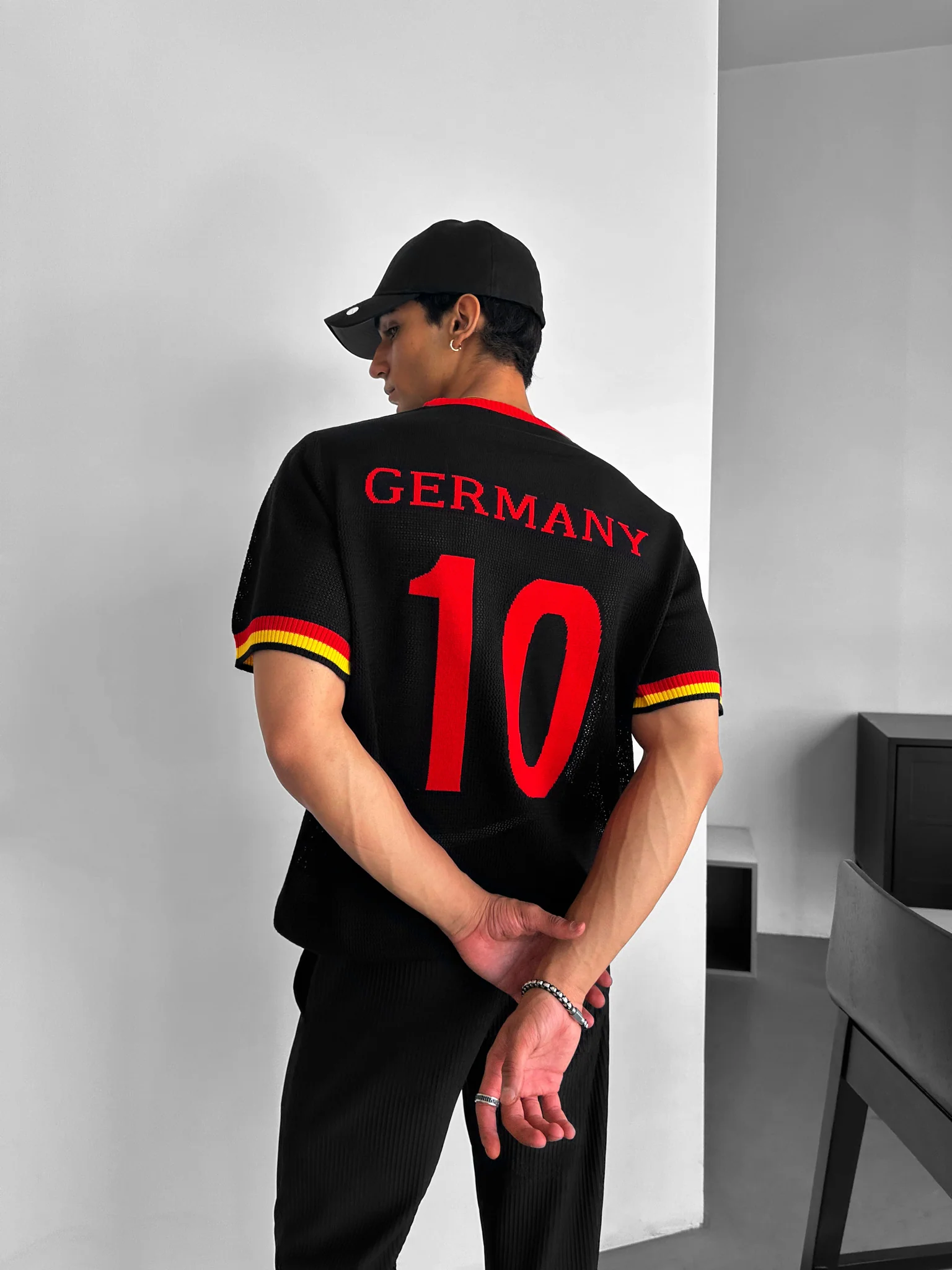 Oversize Germany Knit T-shirt - Black - Image 2
