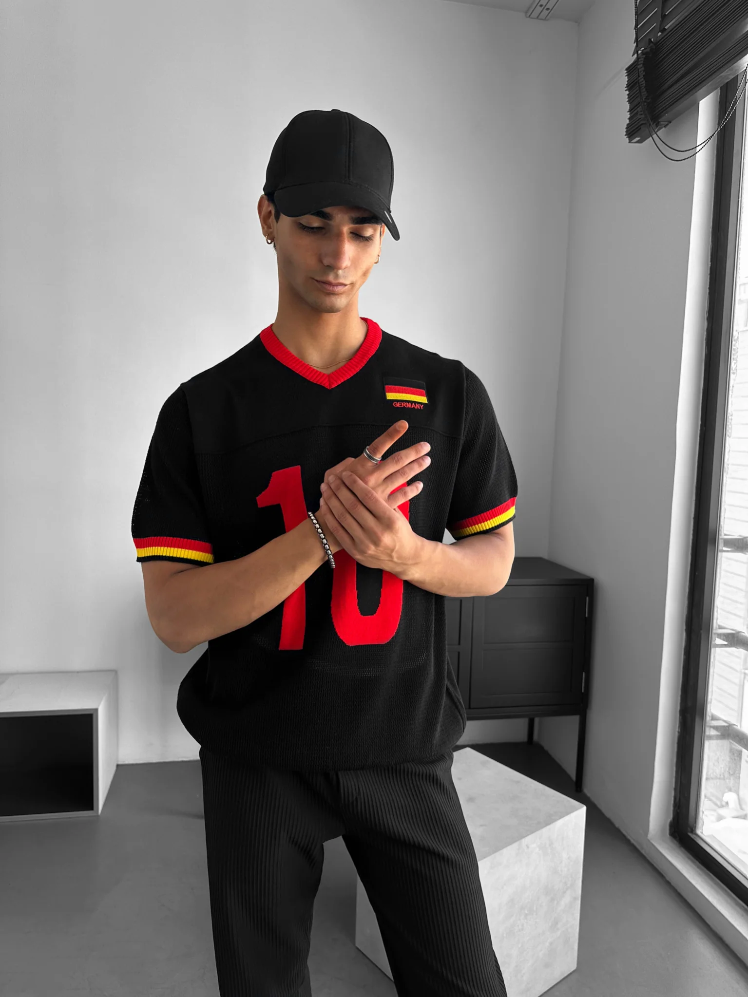 Oversize Germany Knit T-shirt - Black - Image 5