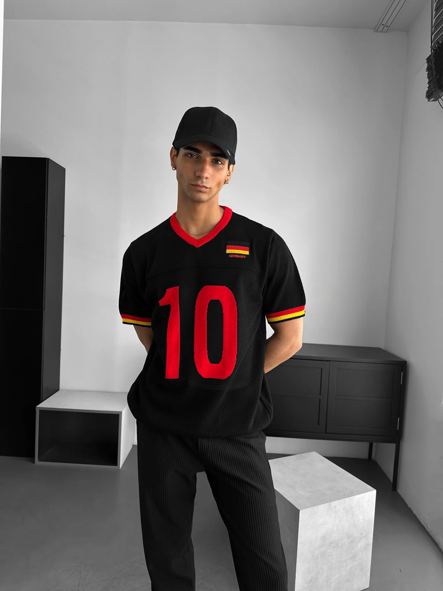 Oversize Germany Knit T-shirt - Black - Image 6