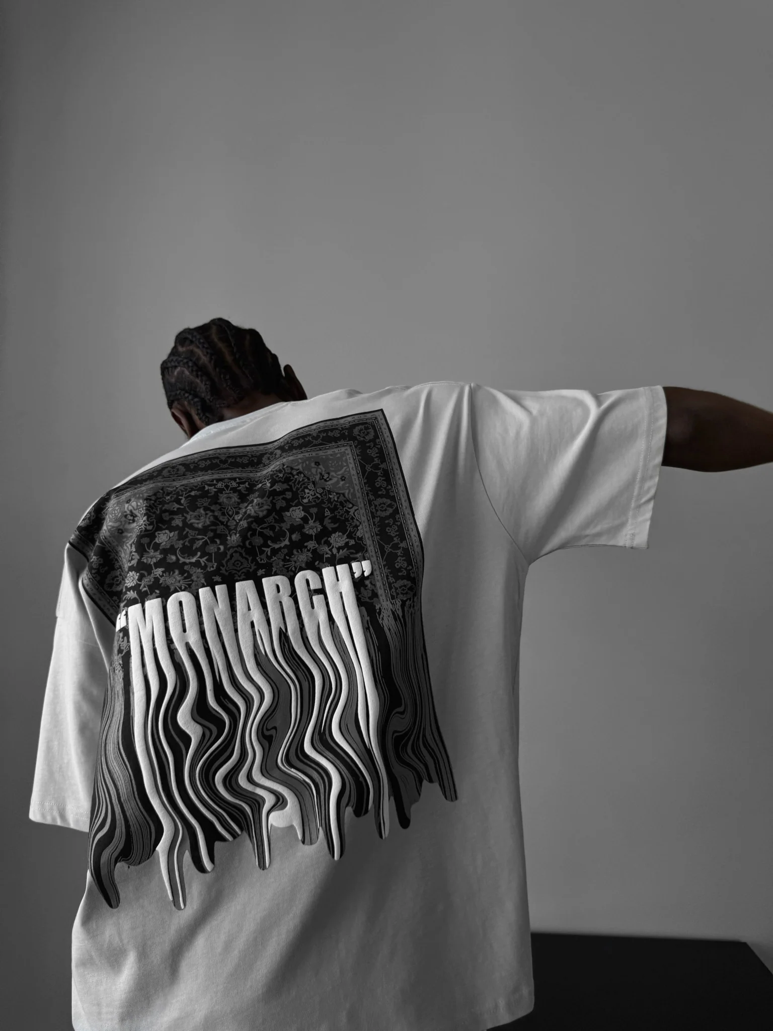 Oversize "Monarch" T-Shirt - Grey and White