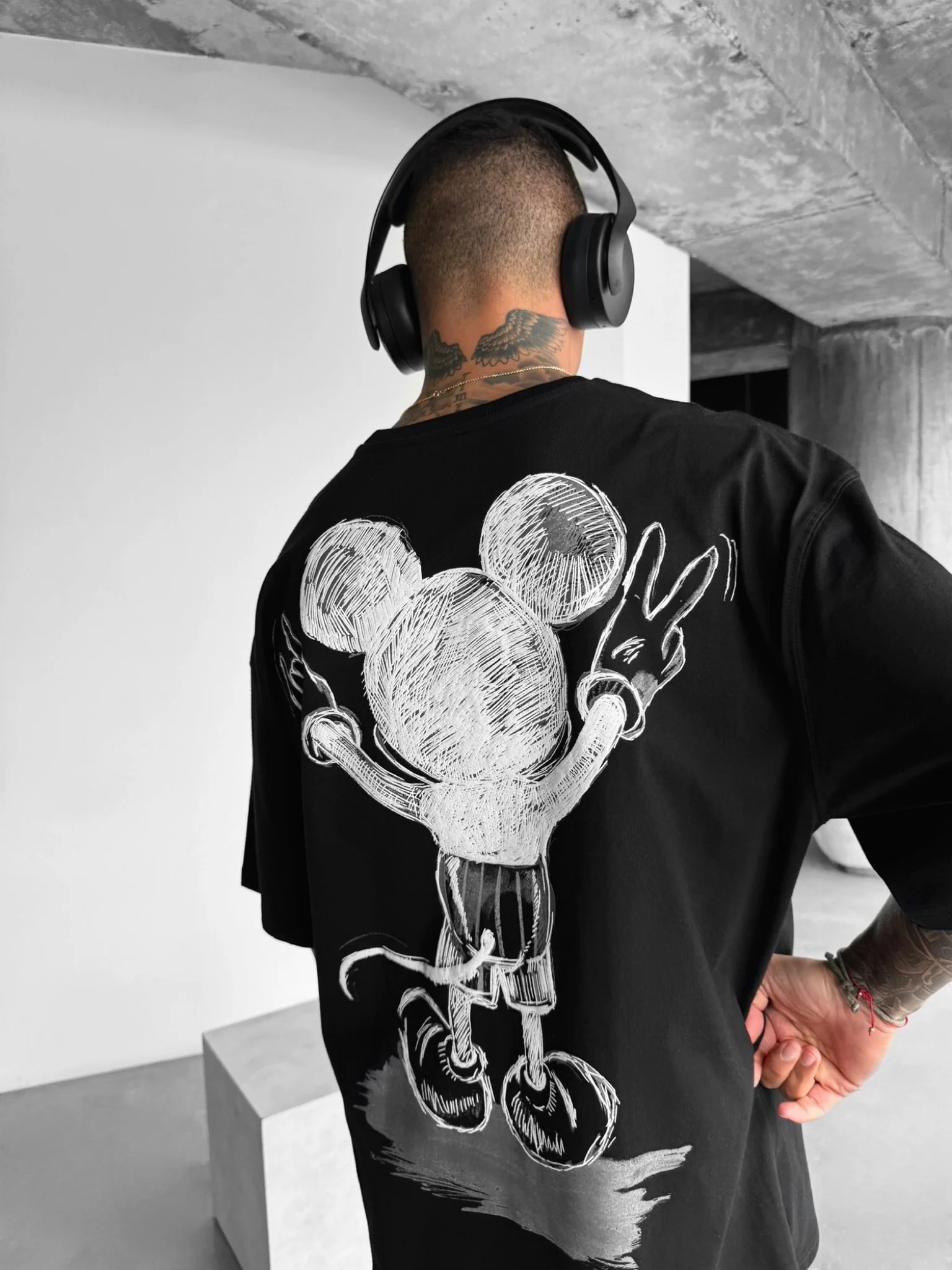Oversize Mouse T-shirt - Black and White - Image 4