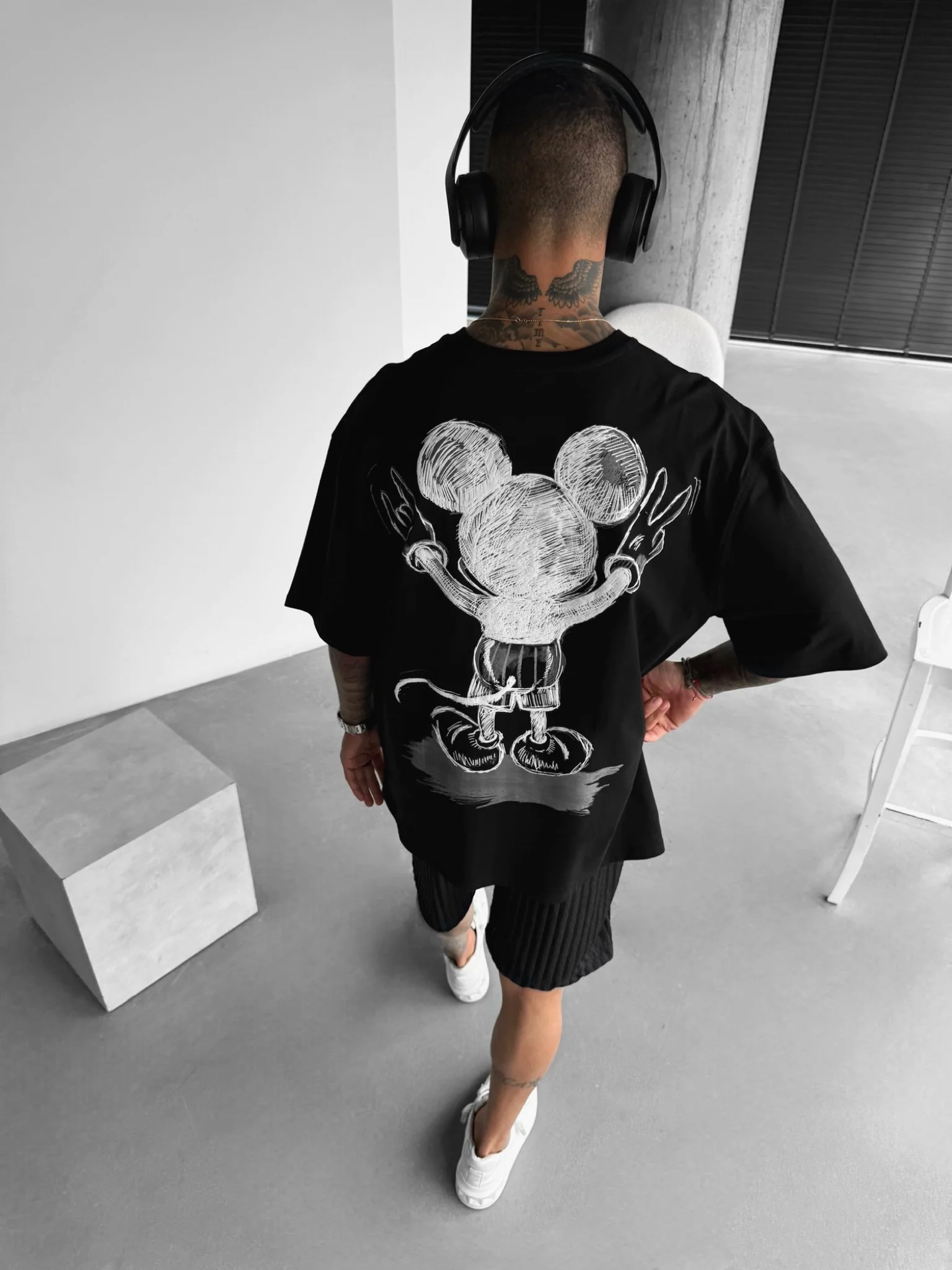 Oversize Mouse T-shirt - Black and White - Image 5