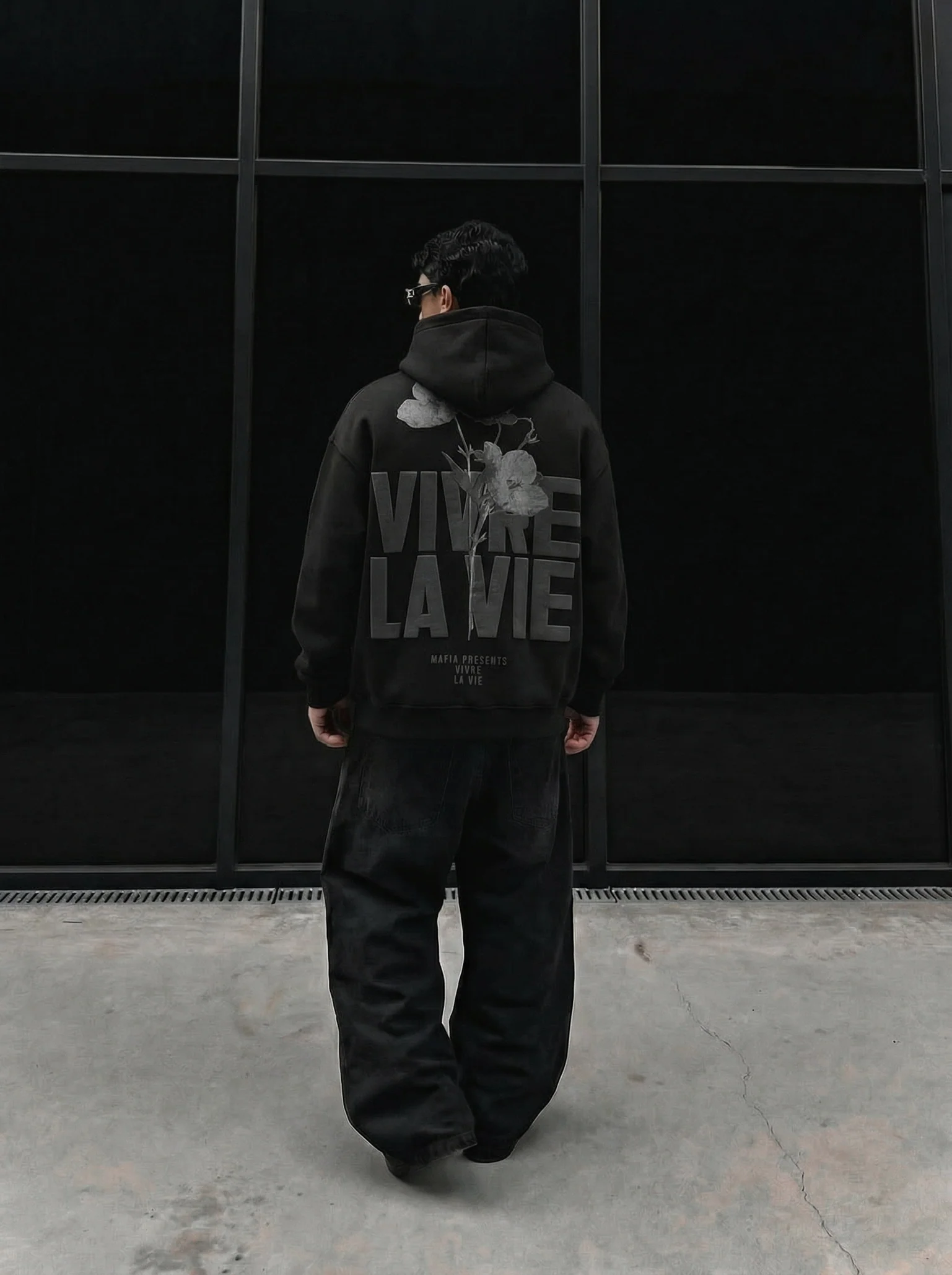 Oversize Vivre La Vie Hoodie - Black and Grey - Image 2