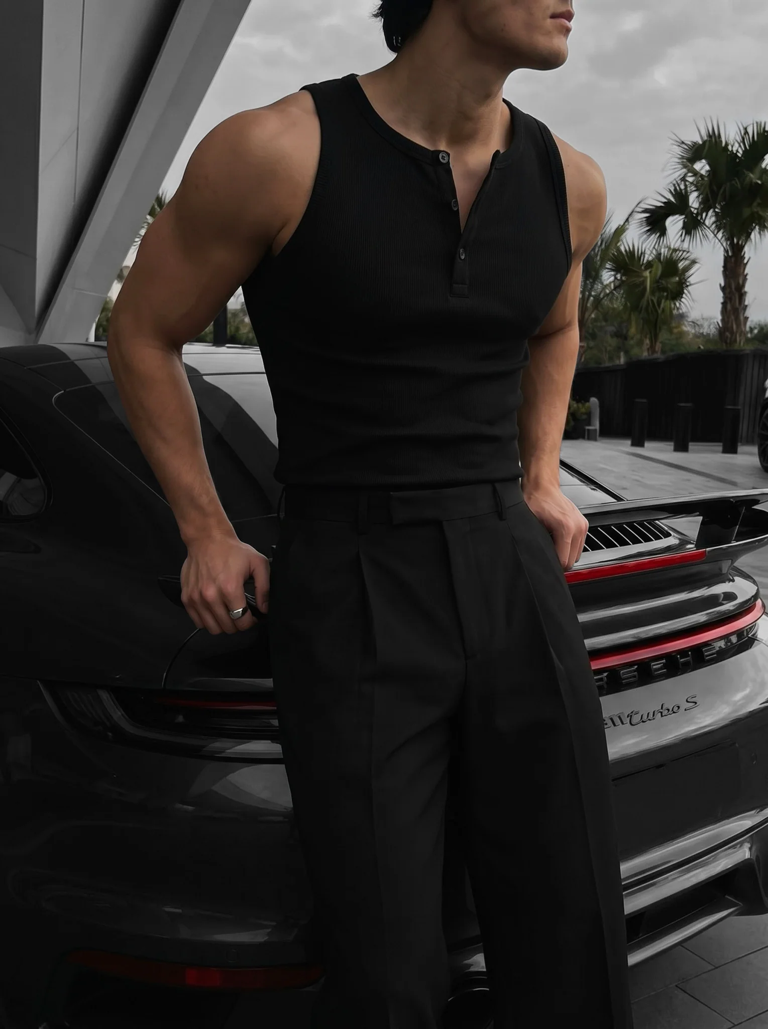 Slim Fit Button Tanktop - Black