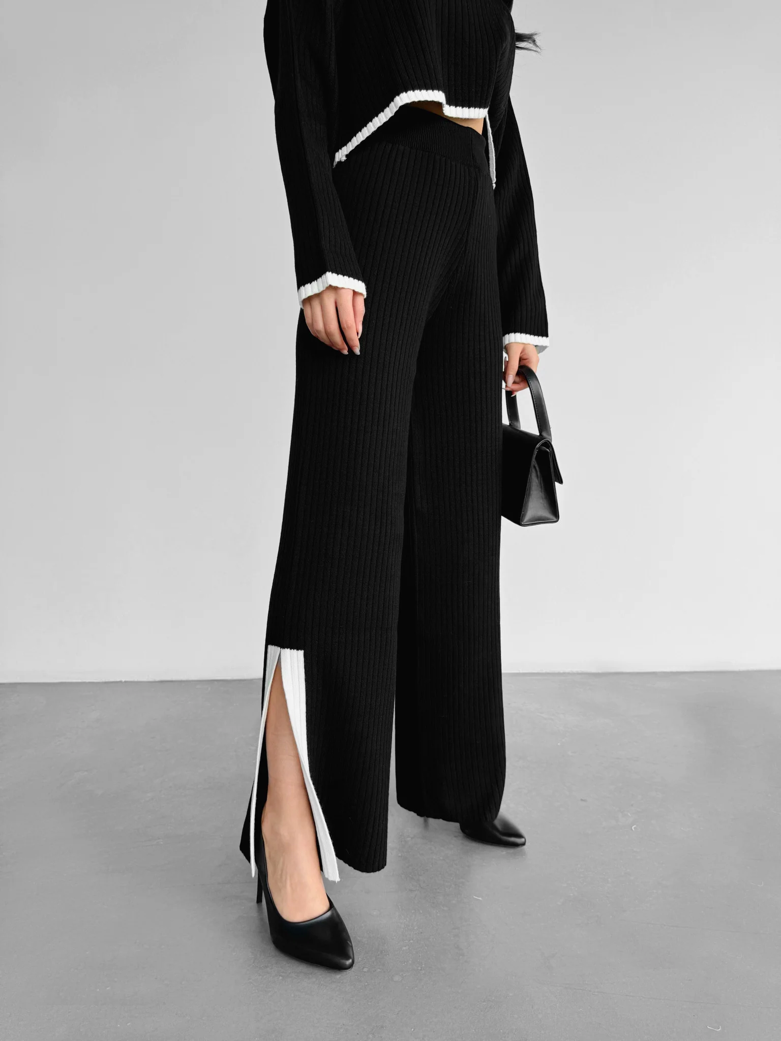 Wide Leg Details Knit Trousers - Black